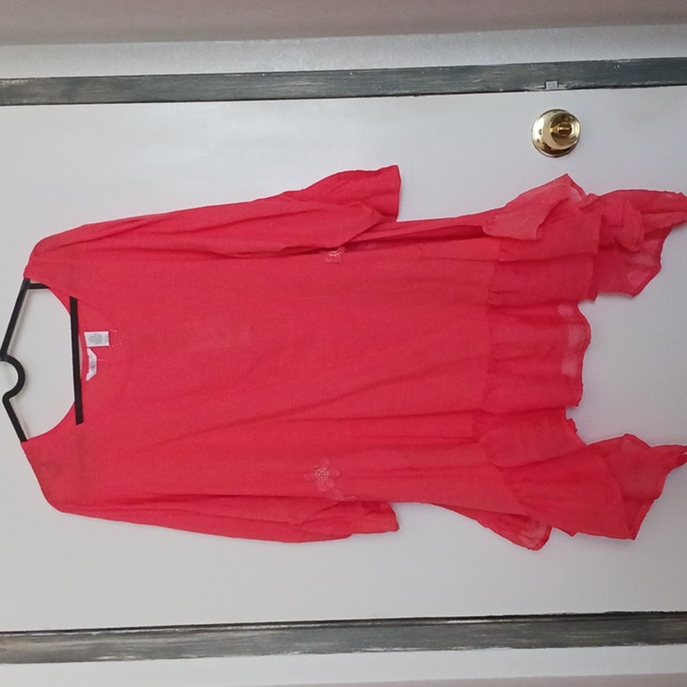 Kaktus Oversized Coral Top with Floral Detail